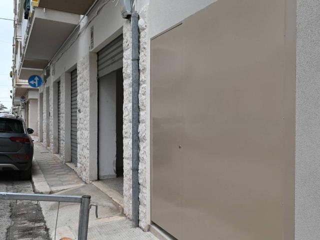 Locale Commerciale in affitto a Puglia, Bari