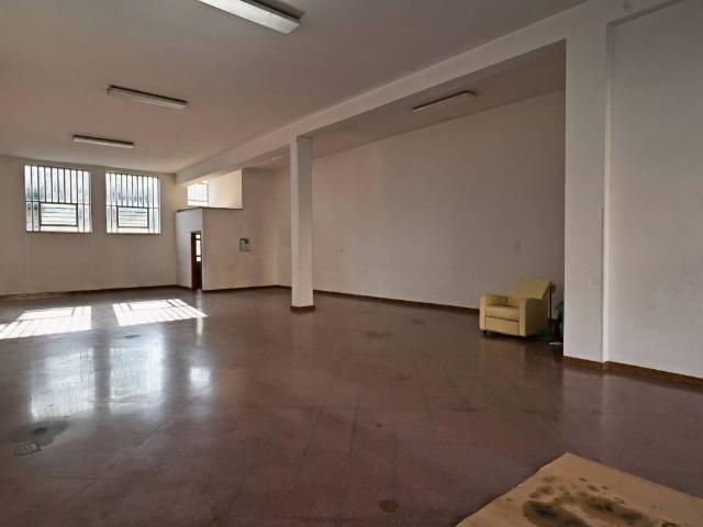 Locale Commerciale in affitto a Puglia, Bari