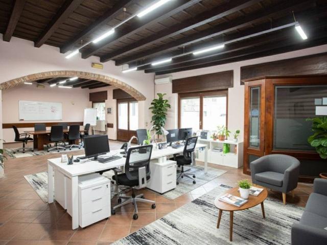 Locale Commerciale in affitto a Castegnate, Castellanza