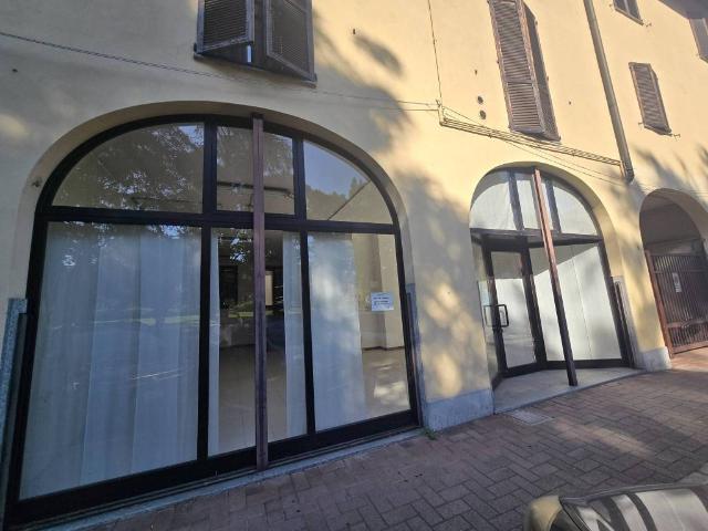 Locale Commerciale in affitto a Castegnate, Castellanza