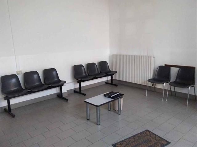 Locale Commerciale in affitto a Appennino Reggiano, Re