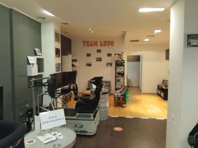 Locale Commerciale in affitto a Appennino Reggiano, Re