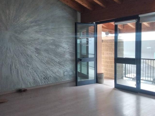 Locale Commerciale in affitto a Appennino Reggiano, Re