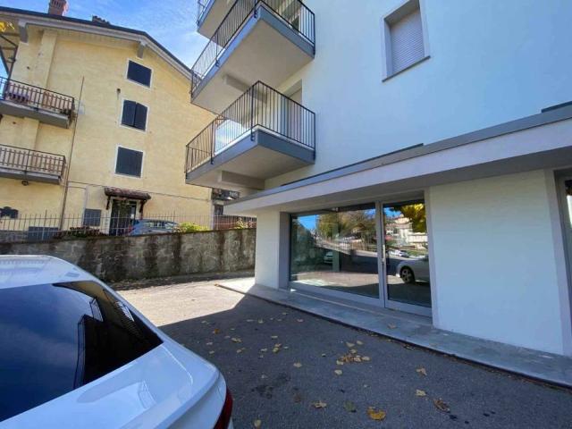 Locale Commerciale in affitto a Appennino Reggiano, Re