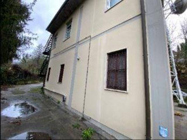 Locale Commerciale in affitto a Unione Comuni Garfagnana, Castelnuovo Di Garfagnana