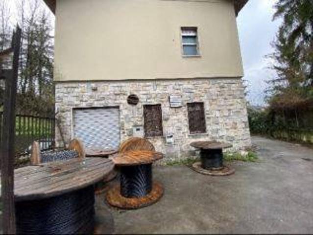 Locale Commerciale in affitto a Unione Comuni Garfagnana, Castelnuovo Di Garfagnana