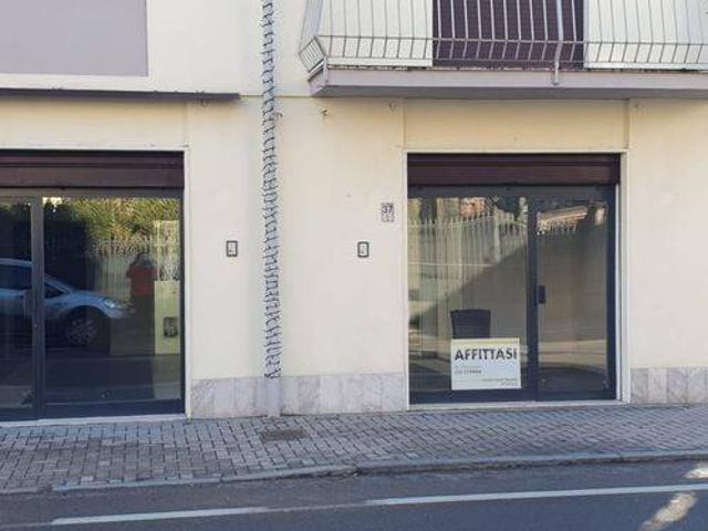 Locale Commerciale in affitto a Unione di comuni Terre di Castelli, Castelnuovo Rangone