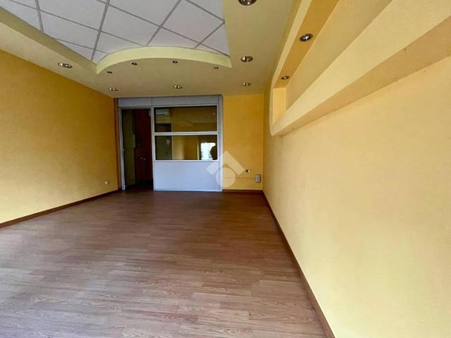Locale Commerciale in affitto a Piemonte, Alessandria
