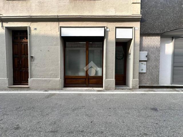 Locale Commerciale in affitto a Piemonte, Alessandria