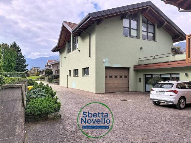 Locale Commerciale in affitto a Comunità Valsugana e Tesino, Castelnuovo Valsugana