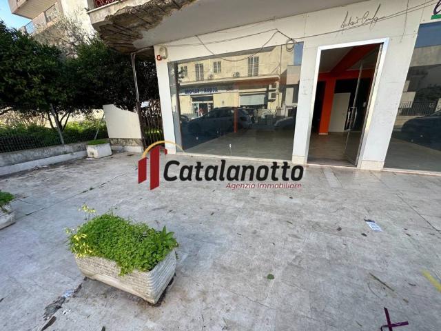 Locale Commerciale in affitto a Castelvetrano, Sicilia