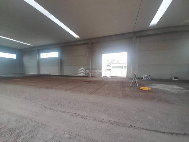 Locale Commerciale in affitto a Capodimonte, Castenedolo