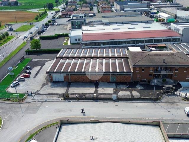 Locale Commerciale in affitto a Castenedolo, Lombardia