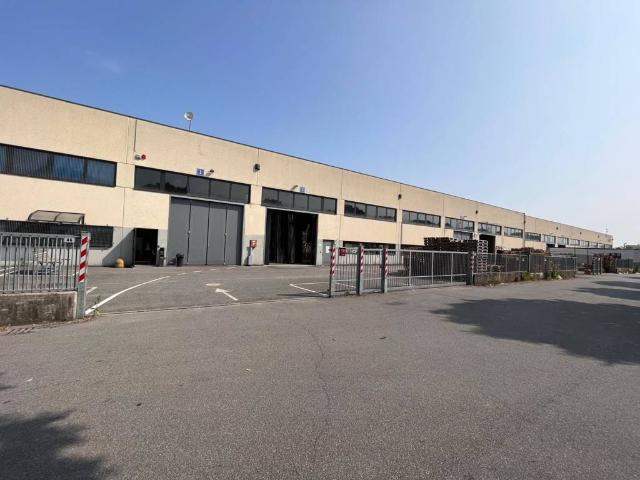Locale Commerciale in affitto a Castenedolo, Lombardia