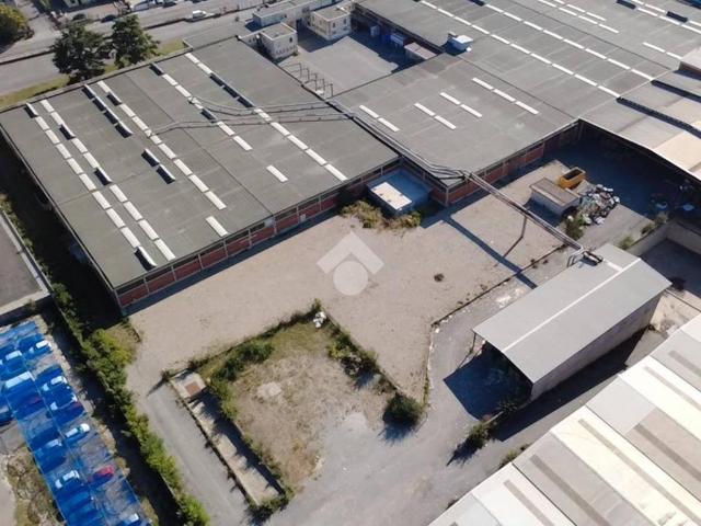 Locale Commerciale in affitto a Area industriale Canneto, Castenedolo