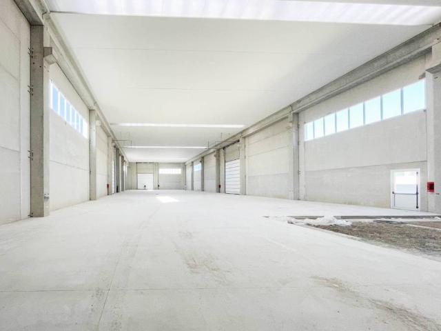 Locale Commerciale in affitto a Capodimonte, Castenedolo