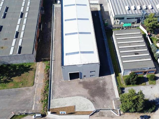 Locale Commerciale in affitto a Capodimonte, Castenedolo