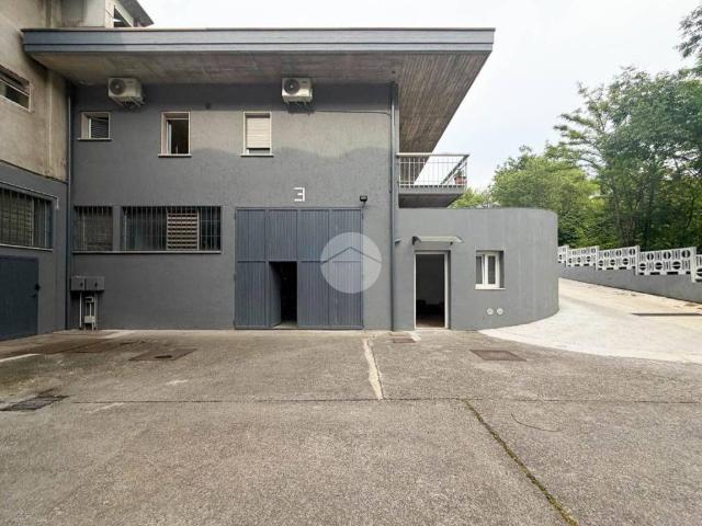 Locale Commerciale in affitto a Capodimonte, Castenedolo
