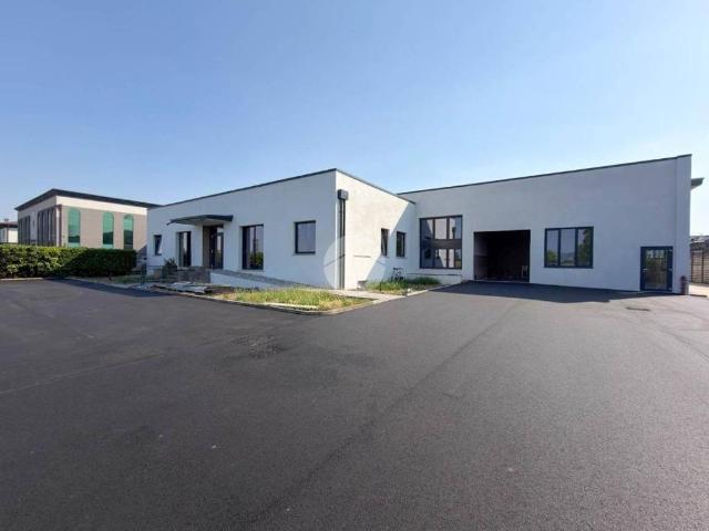 Locale Commerciale in affitto a Castenedolo, Lombardia