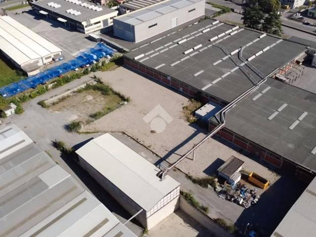 Locale Commerciale in affitto a Area industriale Canneto, Castenedolo