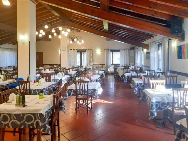 Locale Commerciale in affitto a Castenedolo, Lombardia