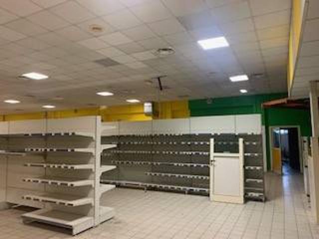 Locale Commerciale in affitto a Castiglion Fiorentino, Toscana