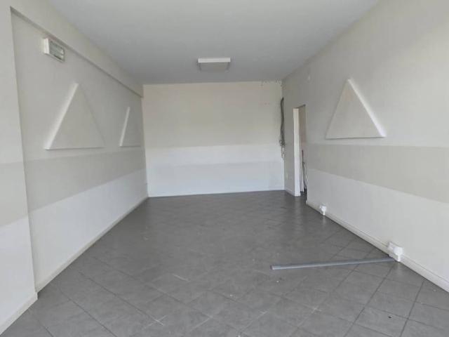 Locale Commerciale in affitto a Castiglione Delle Stiviere, Lombardia