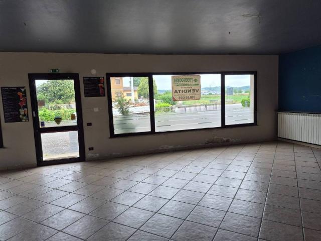 Locale Commerciale in affitto a Medole, Lombardia