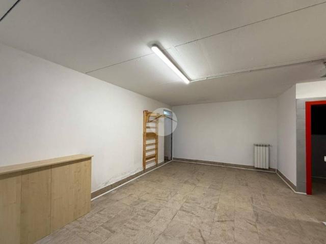 Locale Commerciale in affitto a Castiglione Delle Stiviere, Lombardia
