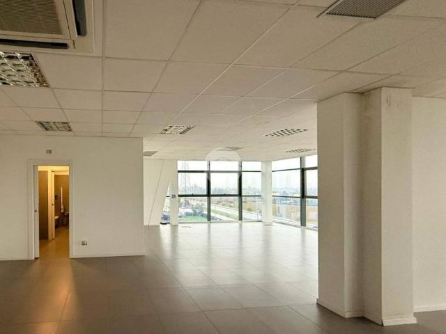 Locale Commerciale in affitto a Castiglione Delle Stiviere, Lombardia