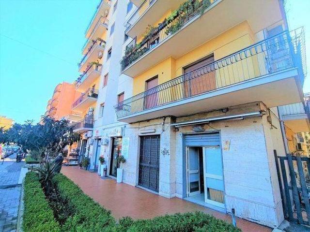 Locale Commerciale in affitto a Borgo-Sanzio, Catania