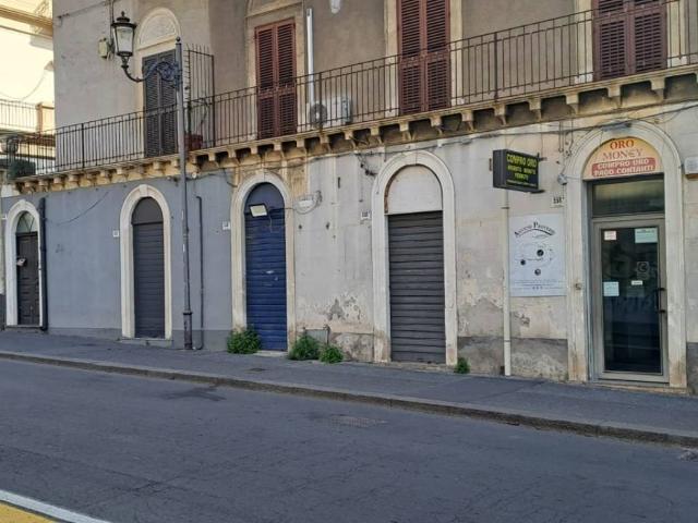 Locale Commerciale in affitto a Borgo-Sanzio, Catania