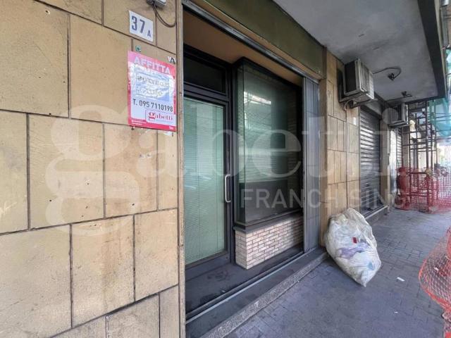 Locale Commerciale in affitto a Borgo-Sanzio, Catania