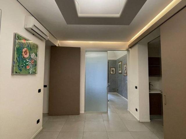 Locale Commerciale in affitto a Borgo-Sanzio, Catania