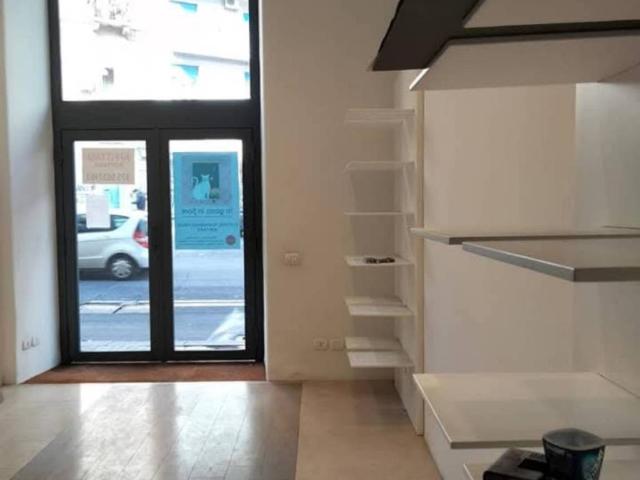Locale Commerciale in affitto a Picanello-Ognina-Barriera-Canalicchio, Catania