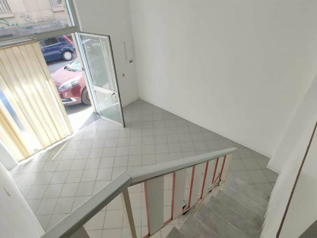 Locale Commerciale in affitto a Borgo-Sanzio, Catania