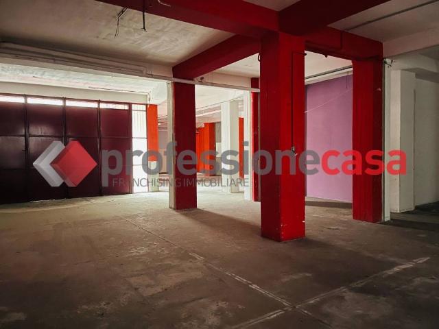 Locale Commerciale in affitto a Monte Po-Nesima-San Leone-Rapisardi, Catania