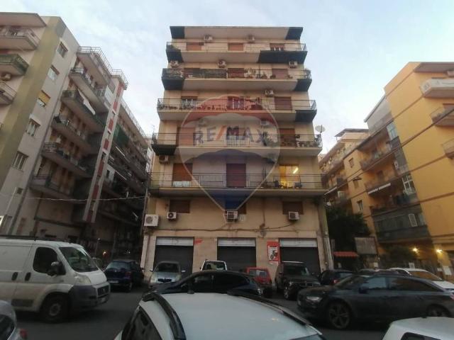 Locale Commerciale in affitto a Borgo-Sanzio, Catania