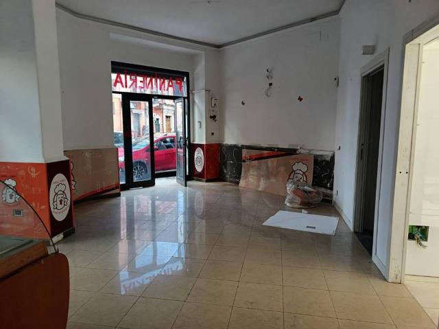 Locale Commerciale in affitto a Borgo-Sanzio, Catania