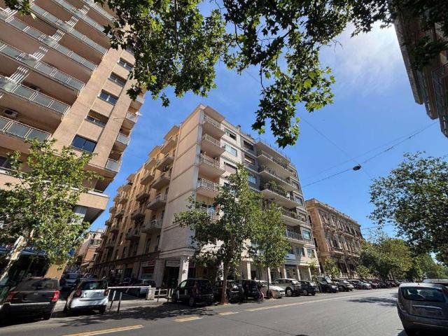Locale Commerciale in affitto a Borgo-Sanzio, Catania