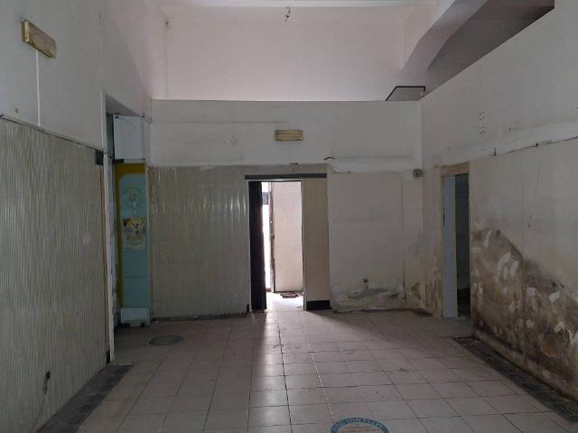 Locale Commerciale in affitto a Monte Po-Nesima-San Leone-Rapisardi, Catania