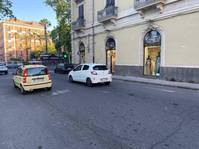 Locale Commerciale in affitto a Borgo-Sanzio, Catania