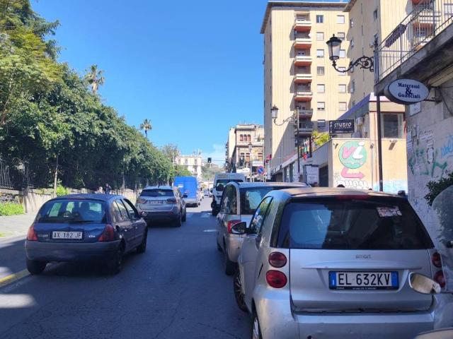 Locale Commerciale in affitto a Borgo-Sanzio, Catania