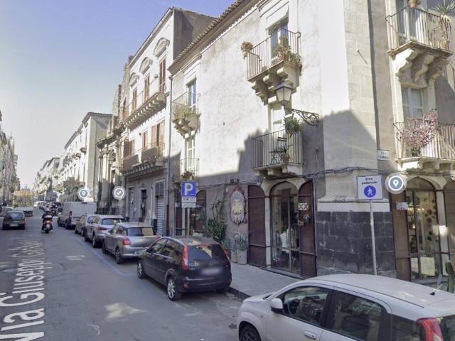Locale Commerciale in affitto a Centro storico, Catania