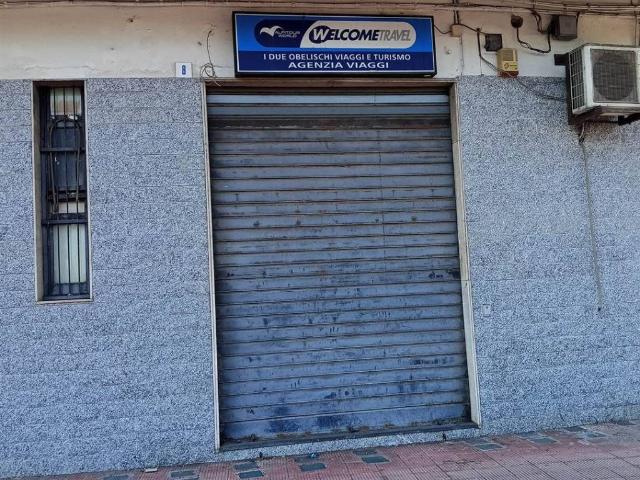 Locale Commerciale in affitto a Barriera, Catania