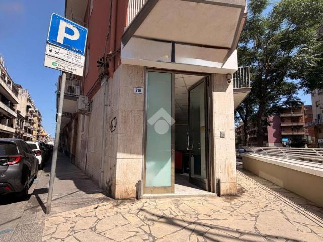 Locale Commerciale in affitto a Borgo-Sanzio, Catania