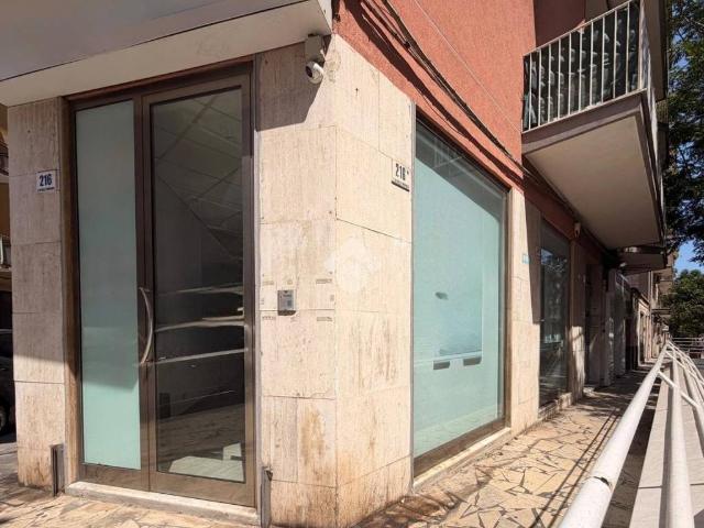 Locale Commerciale in affitto a Borgo-Sanzio, Catania