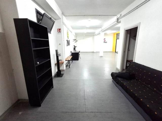 Locale Commerciale in affitto a Monte Po-Nesima-San Leone-Rapisardi, Catania