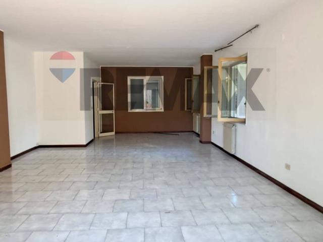 Locale Commerciale in affitto a San Giovanni Galermo-Trappeto-Cibali, Catania