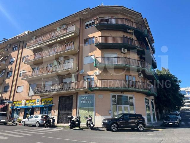 Locale Commerciale in affitto a Borgo-Sanzio, Catania